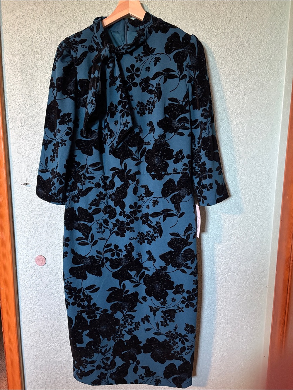 Liz Claiborne Blue Teal Floral Velvet Burnout Tie-Neck Dress Women’s Size 8 - Picture 1 of 7